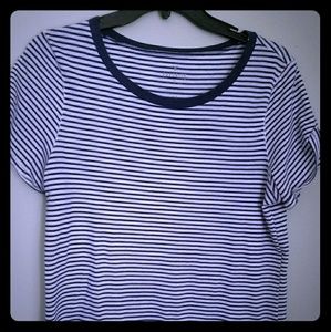 AEO favorite tee, size L